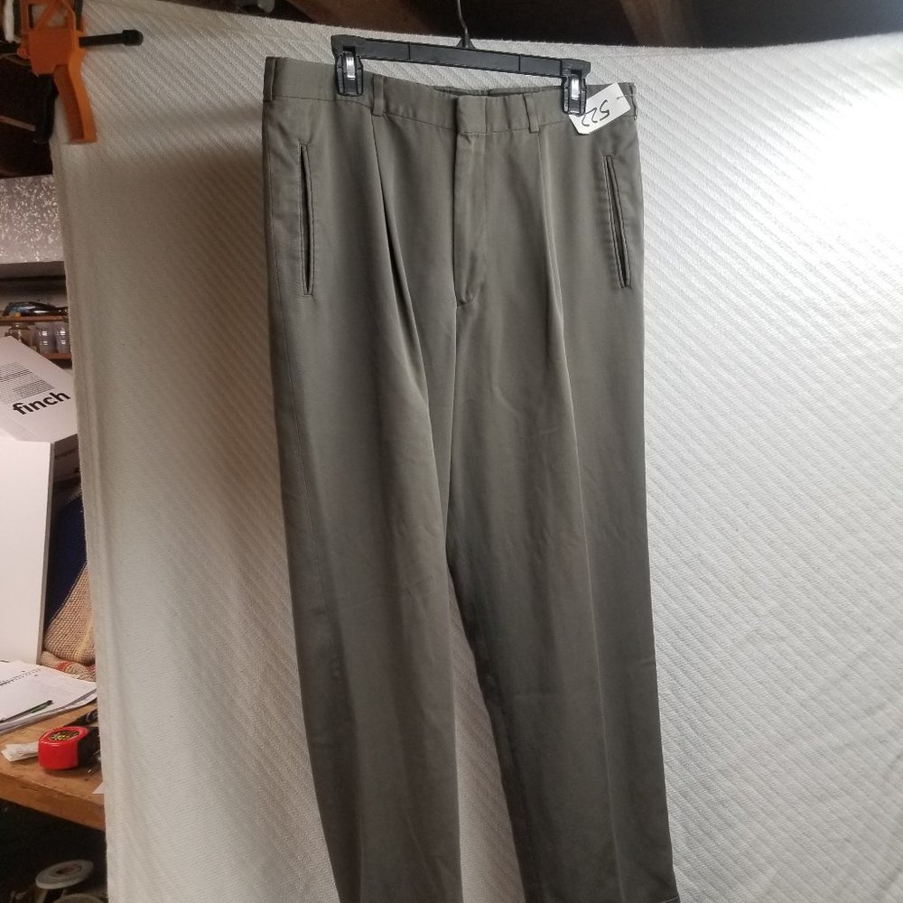 522 - Perry Ellis 36W 29L Portfolio Dress Pants